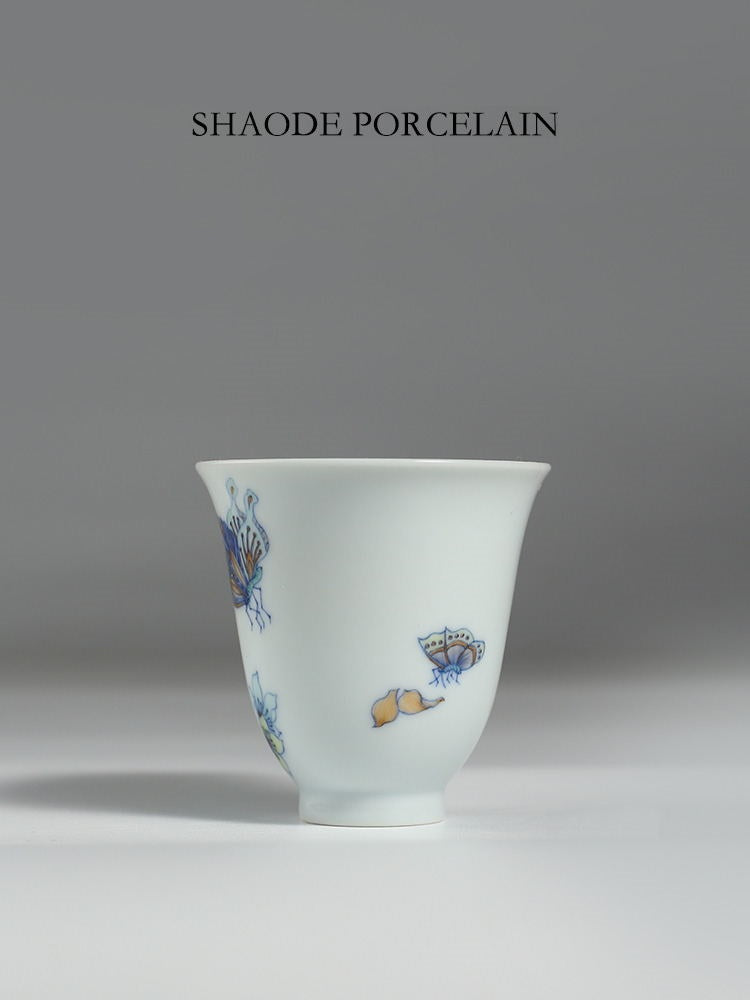 Four tone too blue and white bucket color flower butterfly master cup Jingdezhen Chinese tea tea cup hand-painted sample tea cup single cup